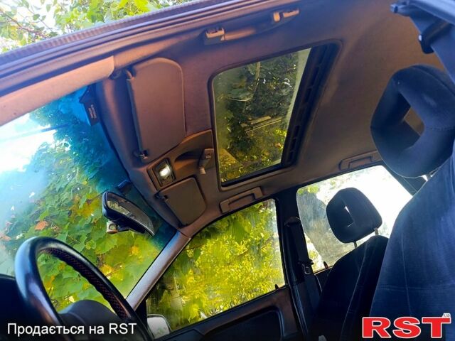 Красный Опель Вектра, объемом двигателя 1.6 л и пробегом 323 тыс. км за 1400 $, фото 3 на Automoto.ua