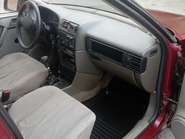 Червоний Опель Вектра, об'ємом двигуна 1.8 л та пробігом 300 тис. км за 1000 $, фото 9 на Automoto.ua