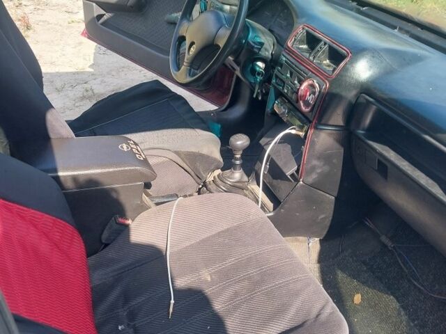 Красный Опель Вектра, объемом двигателя 1.6 л и пробегом 1 тыс. км за 720 $, фото 5 на Automoto.ua