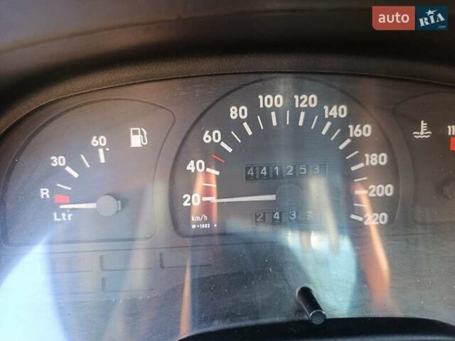 Красный Опель Вектра, объемом двигателя 1.7 л и пробегом 440 тыс. км за 400 $, фото 6 на Automoto.ua