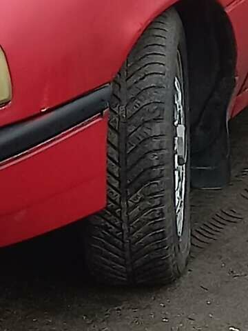 Червоний Опель Вектра, об'ємом двигуна 1.6 л та пробігом 330 тис. км за 651 $, фото 5 на Automoto.ua