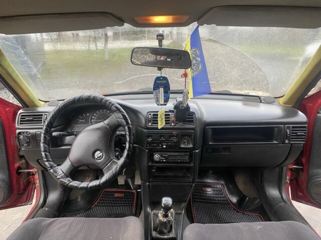 Красный Опель Вектра, объемом двигателя 1.6 л и пробегом 358 тыс. км за 770 $, фото 6 на Automoto.ua