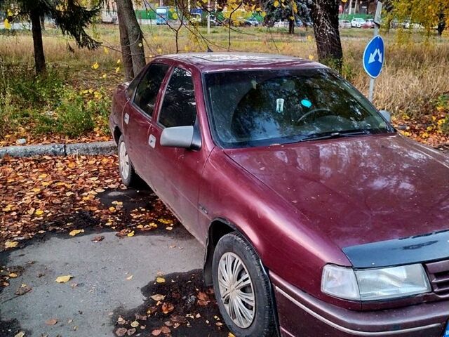 Опель Вектра 1990 в Полтаве на Automoto.ua Красный Опель Вектра, объемом двигателя 2 л и пробегом 110 тыс. км за 1800 $, фото 3 на Automoto.ua