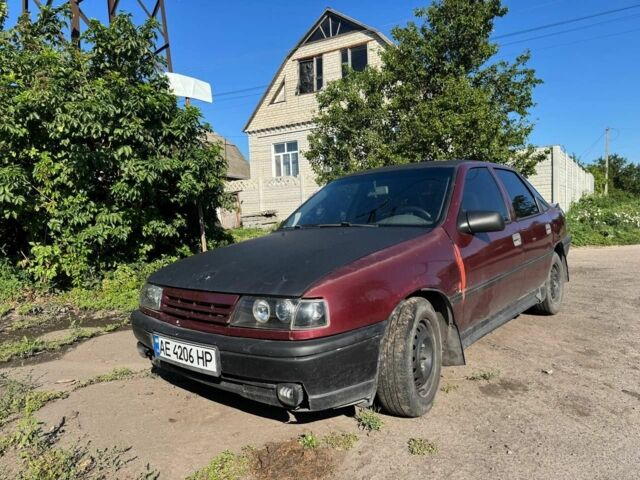 Красный Опель Вектра, объемом двигателя 2 л и пробегом 300 тыс. км за 700 $, фото 1 на Automoto.ua