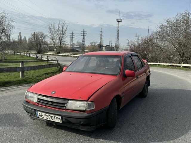 Красный Опель Вектра, объемом двигателя 1.6 л и пробегом 211 тыс. км за 799 $, фото 1 на Automoto.ua