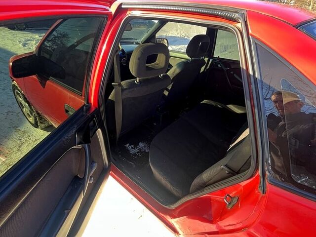 Красный Опель Вектра, объемом двигателя 1.6 л и пробегом 222 тыс. км за 1400 $, фото 7 на Automoto.ua