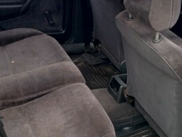 Червоний Опель Вектра, об'ємом двигуна 2 л та пробігом 300 тис. км за 836 $, фото 6 на Automoto.ua