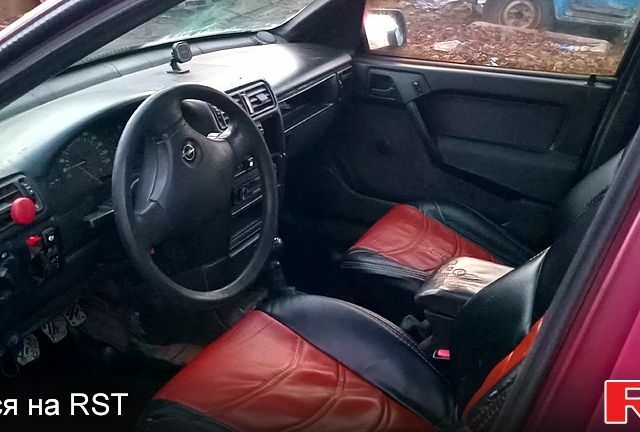 Червоний Опель Вектра, об'ємом двигуна 1.8 л та пробігом 0 тис. км за 1450 $, фото 5 на Automoto.ua