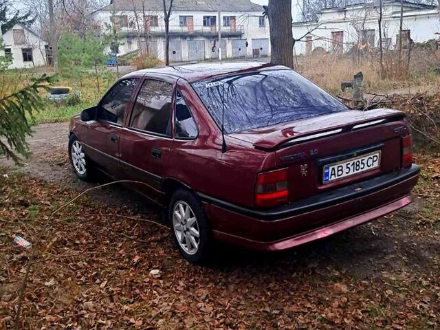 Красный Опель Вектра, объемом двигателя 2 л и пробегом 350 тыс. км за 1250 $, фото 2 на Automoto.ua