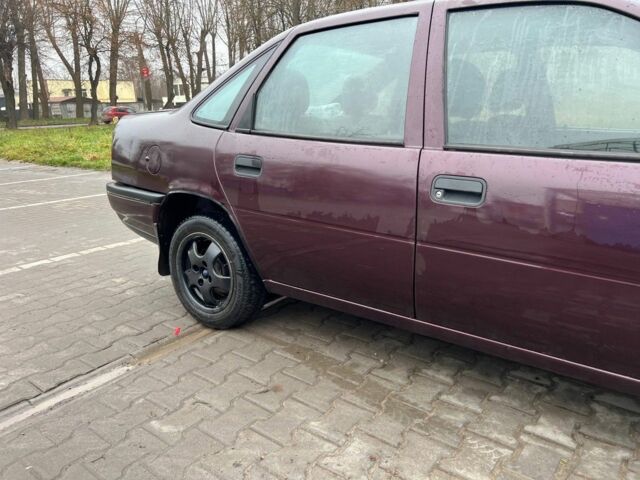 Красный Опель Вектра, объемом двигателя 1.8 л и пробегом 655 тыс. км за 1700 $, фото 5 на Automoto.ua