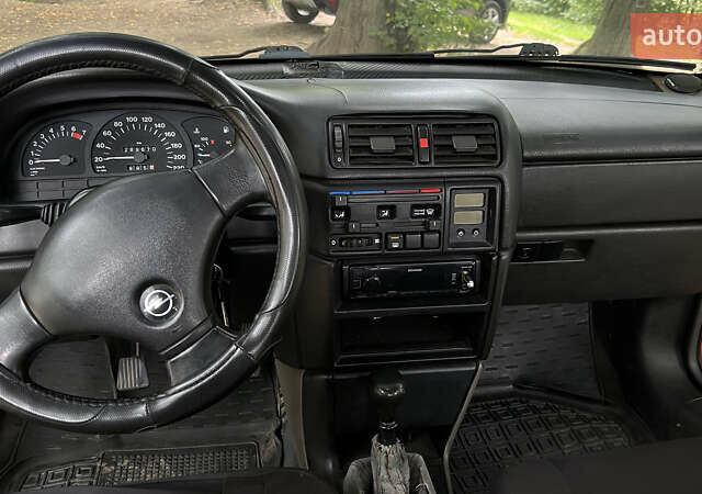 Опель Вектра 1991 в Долине на Automoto.ua Красный Опель Вектра, объемом двигателя 1.6 л и пробегом 289 тыс. км за 1650 $, фото 11 на Automoto.ua