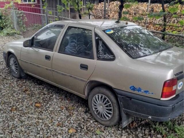 Червоний Опель Вектра, об'ємом двигуна 1.6 л та пробігом 250 тис. км за 400 $, фото 2 на Automoto.ua