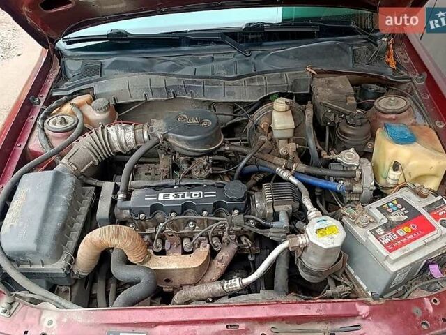 Красный Опель Вектра, объемом двигателя 1.6 л и пробегом 530 тыс. км за 2000 $, фото 6 на Automoto.ua