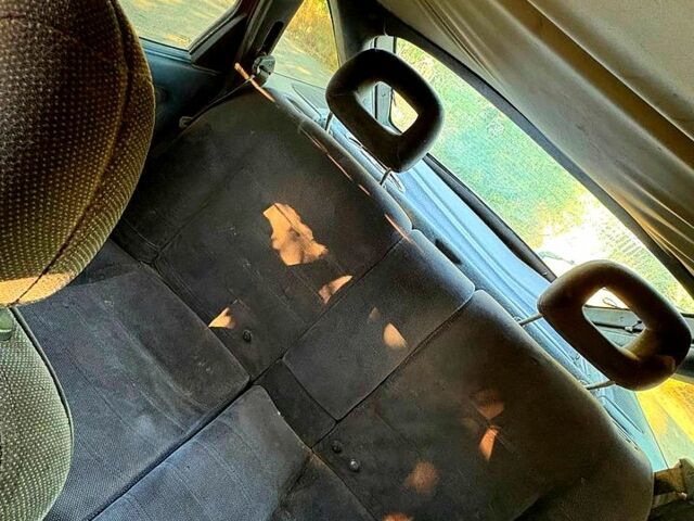 Красный Опель Вектра, объемом двигателя 2 л и пробегом 300 тыс. км за 1250 $, фото 8 на Automoto.ua