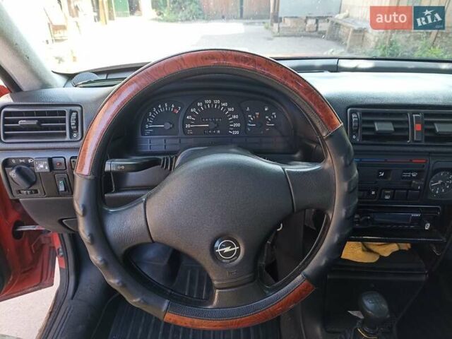 Червоний Опель Вектра, об'ємом двигуна 2 л та пробігом 438 тис. км за 2250 $, фото 6 на Automoto.ua