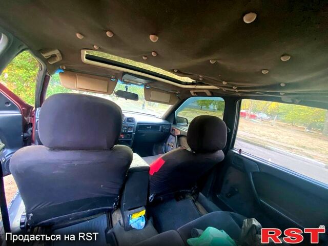 Красный Опель Вектра, объемом двигателя 1.8 л и пробегом 250 тыс. км за 1300 $, фото 9 на Automoto.ua