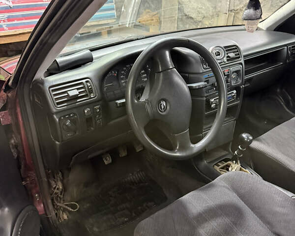 Червоний Опель Вектра, об'ємом двигуна 1.6 л та пробігом 300 тис. км за 1900 $, фото 22 на Automoto.ua