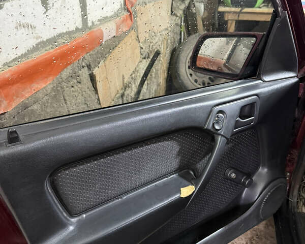 Червоний Опель Вектра, об'ємом двигуна 1.6 л та пробігом 300 тис. км за 1900 $, фото 21 на Automoto.ua