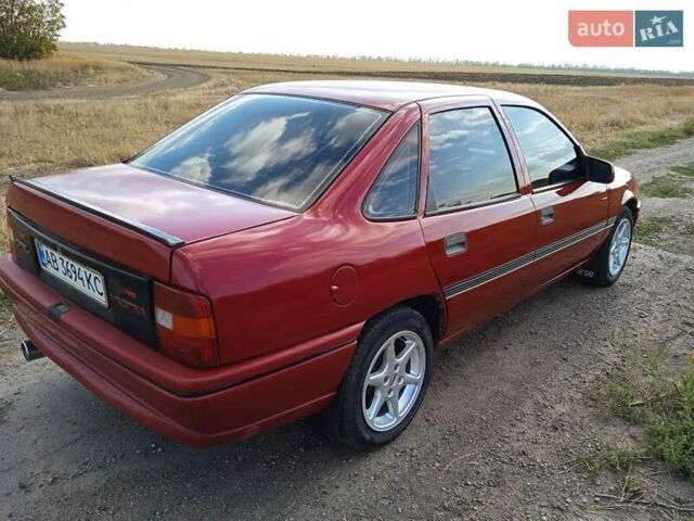 Красный Опель Вектра, объемом двигателя 1.6 л и пробегом 392 тыс. км за 2550 $, фото 3 на Automoto.ua