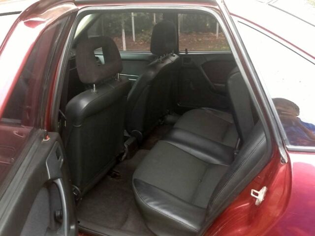 Червоний Опель Вектра, об'ємом двигуна 1.6 л та пробігом 50 тис. км за 1100 $, фото 6 на Automoto.ua