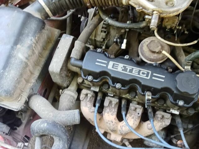 Красный Опель Вектра, объемом двигателя 1.6 л и пробегом 342 тыс. км за 1600 $, фото 9 на Automoto.ua