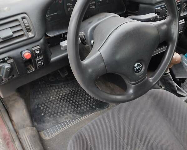 Красный Опель Вектра, объемом двигателя 1.8 л и пробегом 208 тыс. км за 1002 $, фото 7 на Automoto.ua