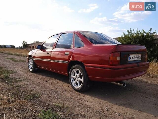 Красный Опель Вектра, объемом двигателя 1.6 л и пробегом 392 тыс. км за 2550 $, фото 5 на Automoto.ua