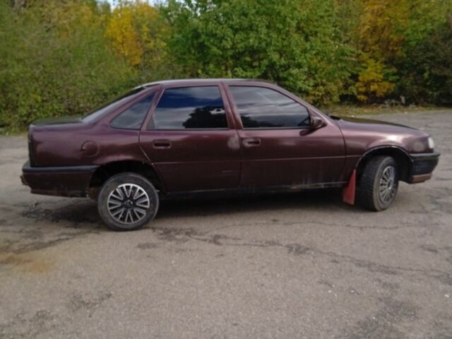 Красный Опель Вектра, объемом двигателя 2 л и пробегом 333 тыс. км за 1100 $, фото 3 на Automoto.ua