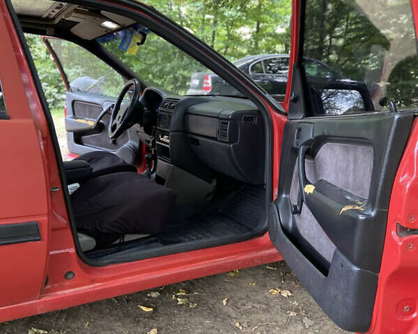 Опель Вектра 1991 в Долине на Automoto.ua Красный Опель Вектра, объемом двигателя 1.6 л и пробегом 289 тыс. км за 1650 $, фото 6 на Automoto.ua