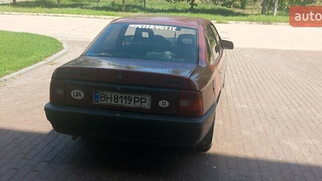 Красный Опель Вектра, объемом двигателя 1.6 л и пробегом 250 тыс. км за 1600 $, фото 3 на Automoto.ua