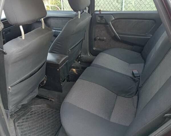 Красный Опель Вектра, объемом двигателя 1.8 л и пробегом 330 тыс. км за 2500 $, фото 1 на Automoto.ua