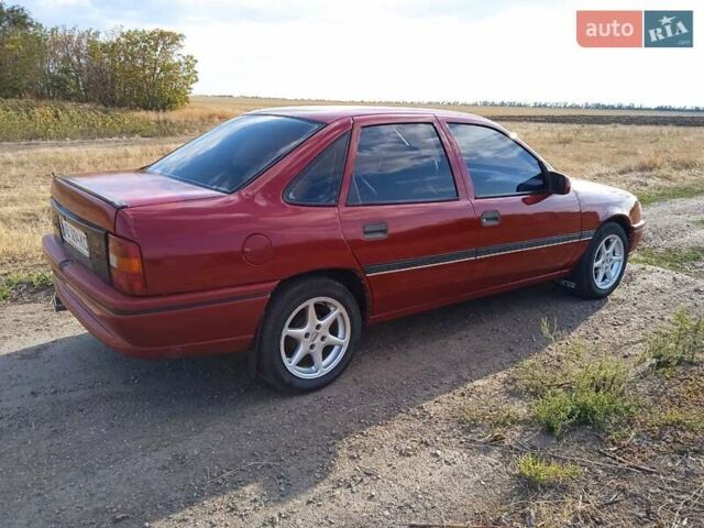 Красный Опель Вектра, объемом двигателя 1.6 л и пробегом 392 тыс. км за 2550 $, фото 4 на Automoto.ua