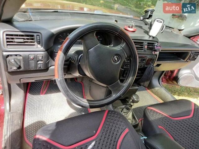 Красный Опель Вектра, объемом двигателя 0 л и пробегом 175 тыс. км за 1800 $, фото 3 на Automoto.ua