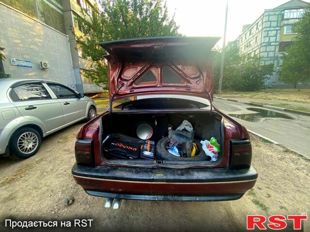 Красный Опель Вектра, объемом двигателя 1.8 л и пробегом 250 тыс. км за 1300 $, фото 5 на Automoto.ua