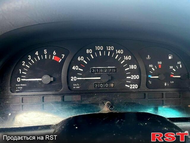 Червоний Опель Вектра, об'ємом двигуна 1.6 л та пробігом 0 тис. км за 1500 $, фото 6 на Automoto.ua