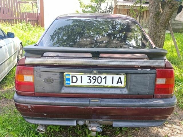 Красный Опель Вектра, объемом двигателя 2 л и пробегом 3 тыс. км за 600 $, фото 3 на Automoto.ua