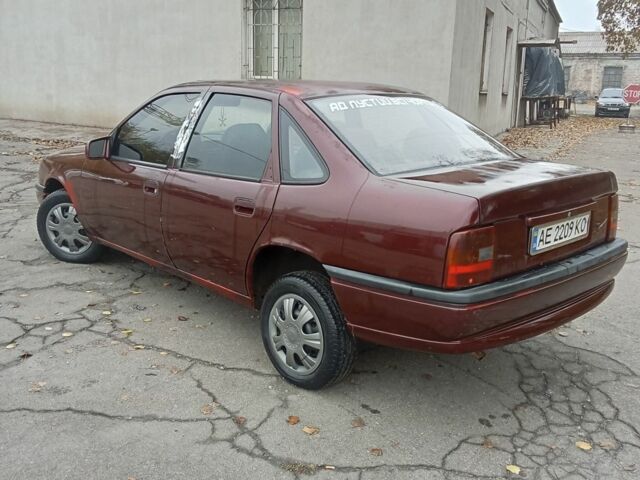 Красный Опель Вектра, объемом двигателя 1.7 л и пробегом 1 тыс. км за 1071 $, фото 3 на Automoto.ua