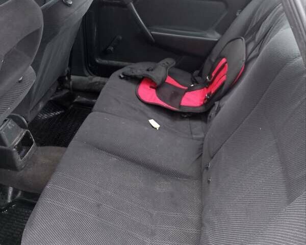 Червоний Опель Вектра, об'ємом двигуна 1.6 л та пробігом 250 тис. км за 1500 $, фото 7 на Automoto.ua