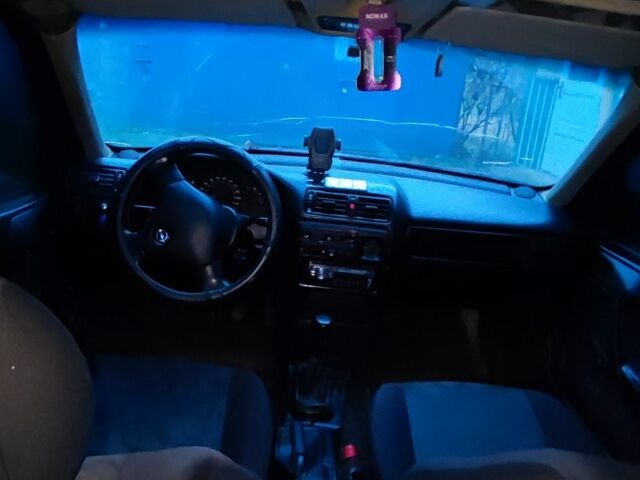 Червоний Опель Вектра, об'ємом двигуна 1.6 л та пробігом 250 тис. км за 600 $, фото 2 на Automoto.ua