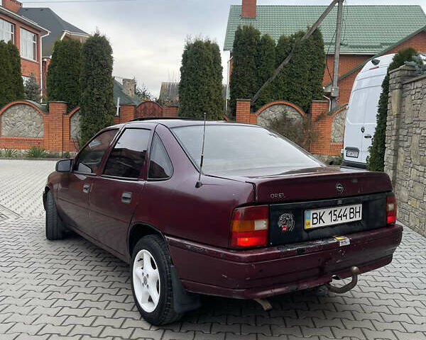 Червоний Опель Вектра, об'ємом двигуна 2 л та пробігом 220 тис. км за 1250 $, фото 2 на Automoto.ua