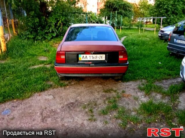Красный Опель Вектра, объемом двигателя 1.8 л и пробегом 250 тыс. км за 350 $, фото 3 на Automoto.ua
