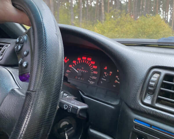 Червоний Опель Вектра, об'ємом двигуна 2 л та пробігом 300 тис. км за 999 $, фото 1 на Automoto.ua