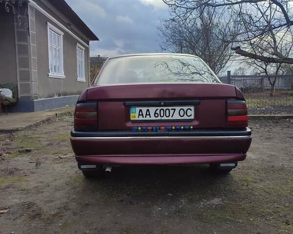 Красный Опель Вектра, объемом двигателя 1.8 л и пробегом 200 тыс. км за 1400 $, фото 2 на Automoto.ua