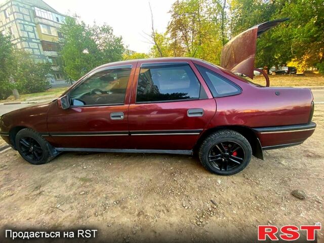 Красный Опель Вектра, объемом двигателя 1.8 л и пробегом 250 тыс. км за 1300 $, фото 4 на Automoto.ua