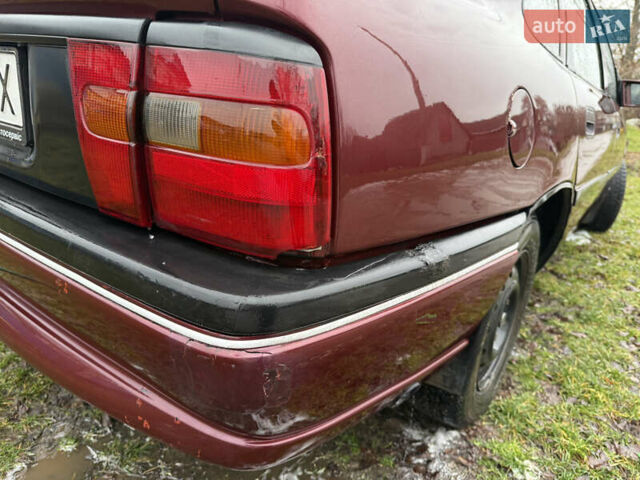 Червоний Опель Вектра, об'ємом двигуна 1.6 л та пробігом 300 тис. км за 1900 $, фото 13 на Automoto.ua