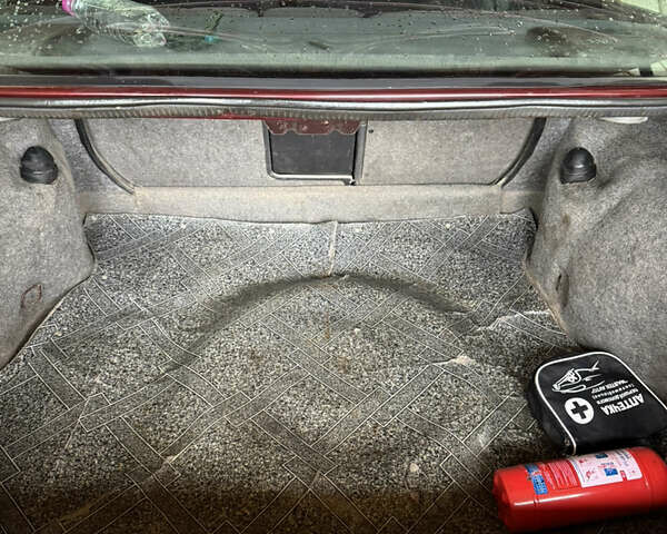 Червоний Опель Вектра, об'ємом двигуна 1.6 л та пробігом 300 тис. км за 1900 $, фото 19 на Automoto.ua