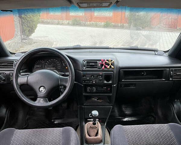 Червоний Опель Вектра, об'ємом двигуна 2 л та пробігом 220 тис. км за 1250 $, фото 6 на Automoto.ua