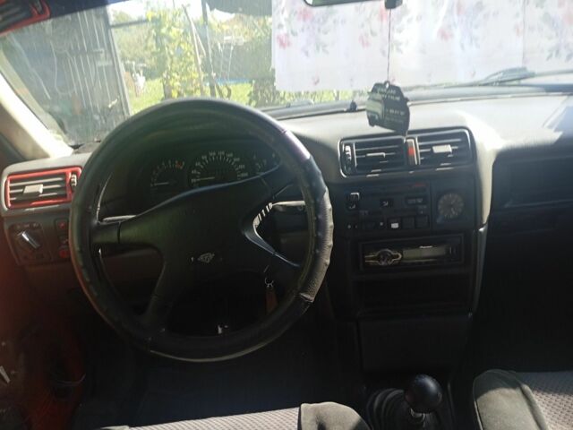 Красный Опель Вектра, объемом двигателя 1.6 л и пробегом 330 тыс. км за 1400 $, фото 4 на Automoto.ua