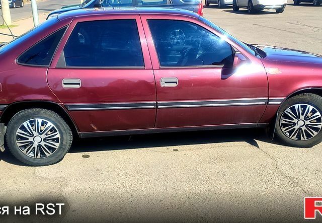 Опель Вектра 1991 в Николаеве на Automoto.ua Красный Опель Вектра, объемом двигателя 1.8 л и пробегом 300 тыс. км за 1600 $, фото 5 на Automoto.ua