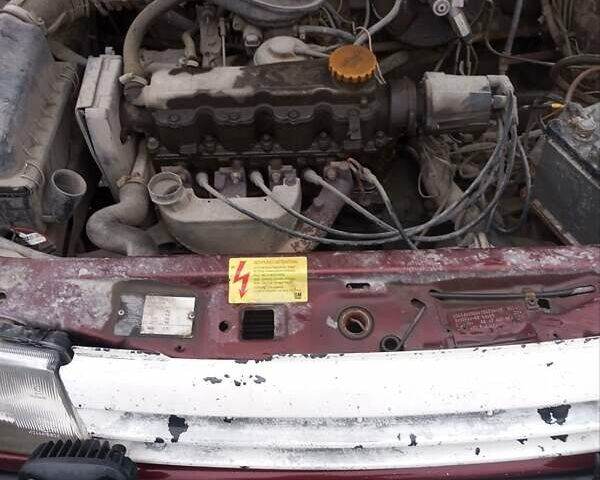 Червоний Опель Вектра, об'ємом двигуна 1.6 л та пробігом 250 тис. км за 1500 $, фото 5 на Automoto.ua